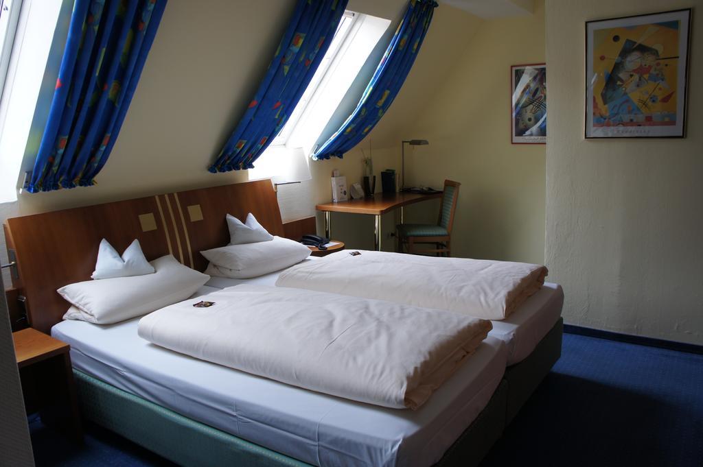 Stadt-Gut-Hotel Altstadt-Hotel Stern Neumarkt in der Oberpfalz Room photo